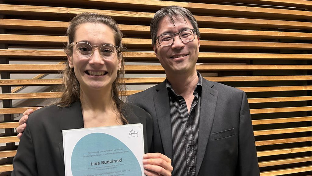 Lisa Budzinski mit Dokorvater Hyun-Dong Chang